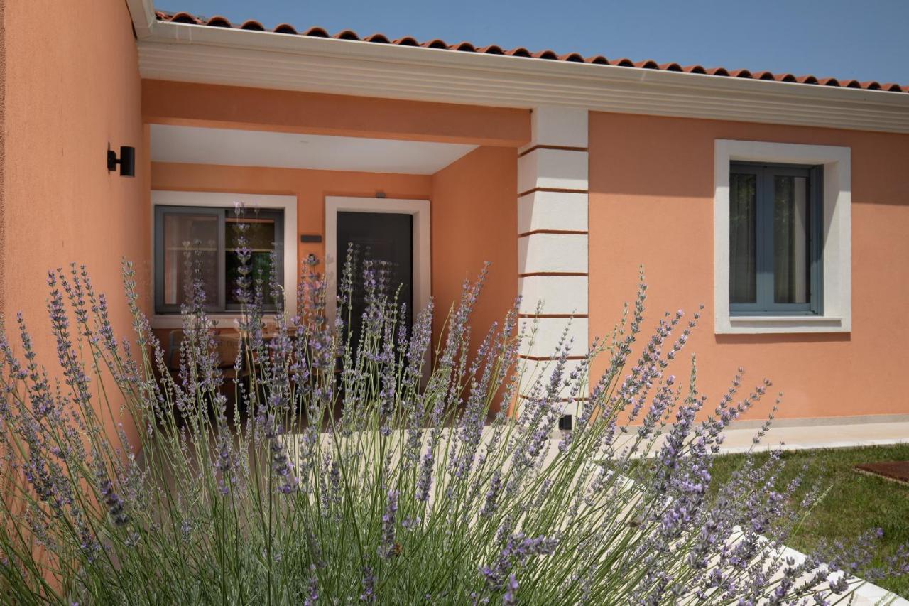 Perithia Suites Екстериор снимка