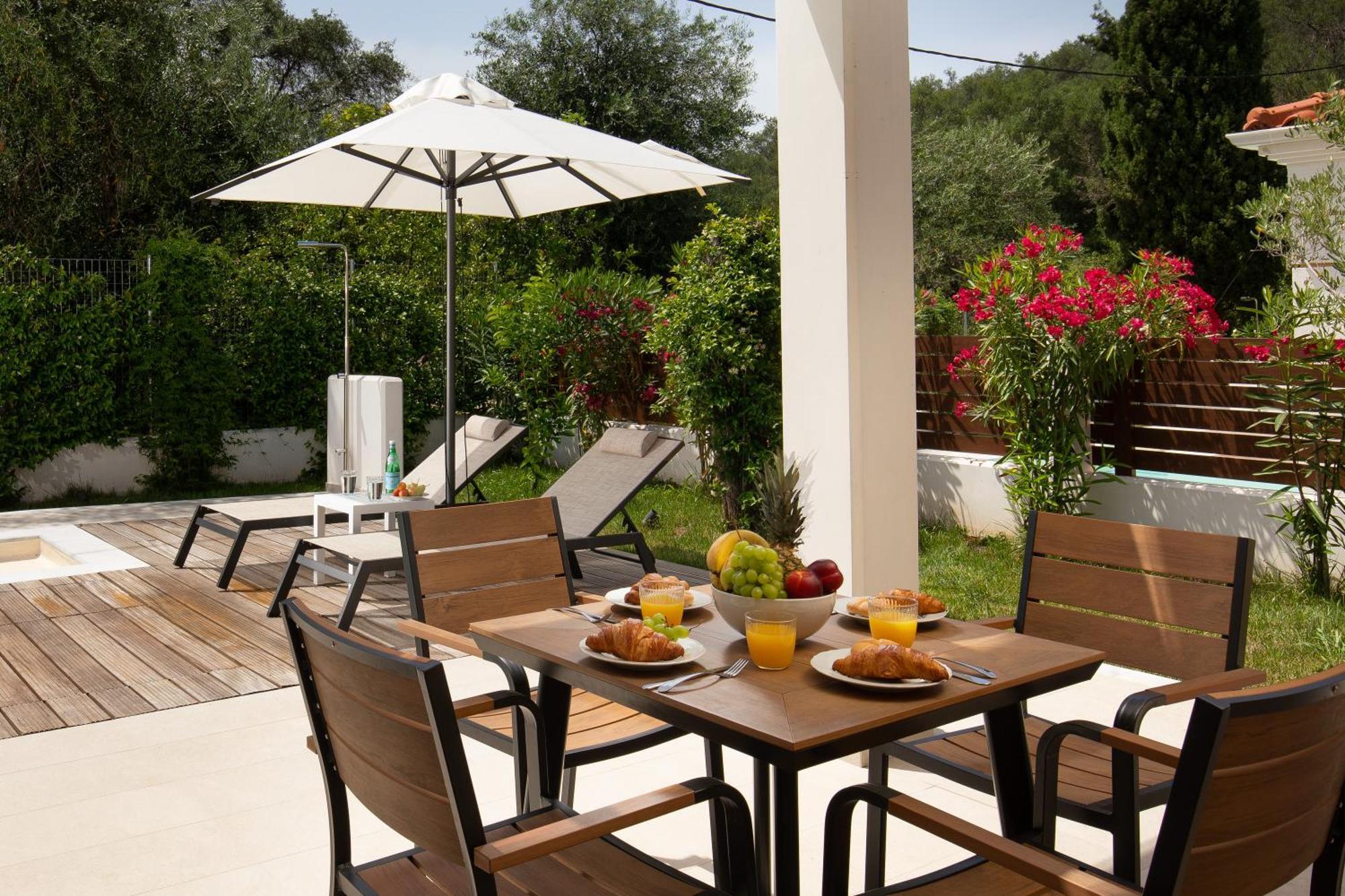 Perithia Suites Екстериор снимка