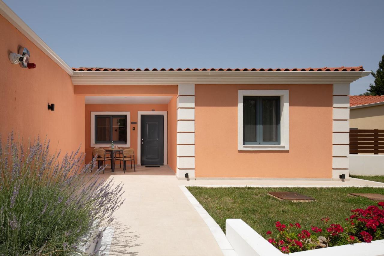 Perithia Suites Екстериор снимка