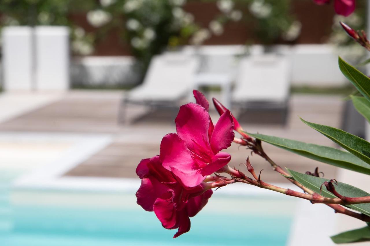 Perithia Suites Екстериор снимка